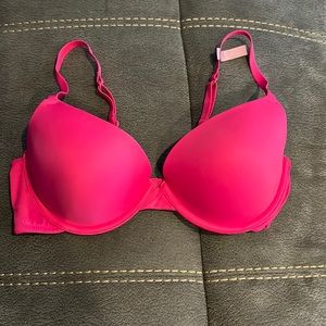 Arizona Tshirt bra pink size 34C. New